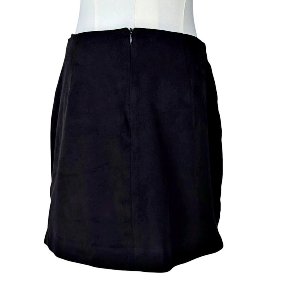 Forever 21 Floral Bird Embroidered Faux Suede Lined Mini Skirt MEDIUM - Picture 4 of 10